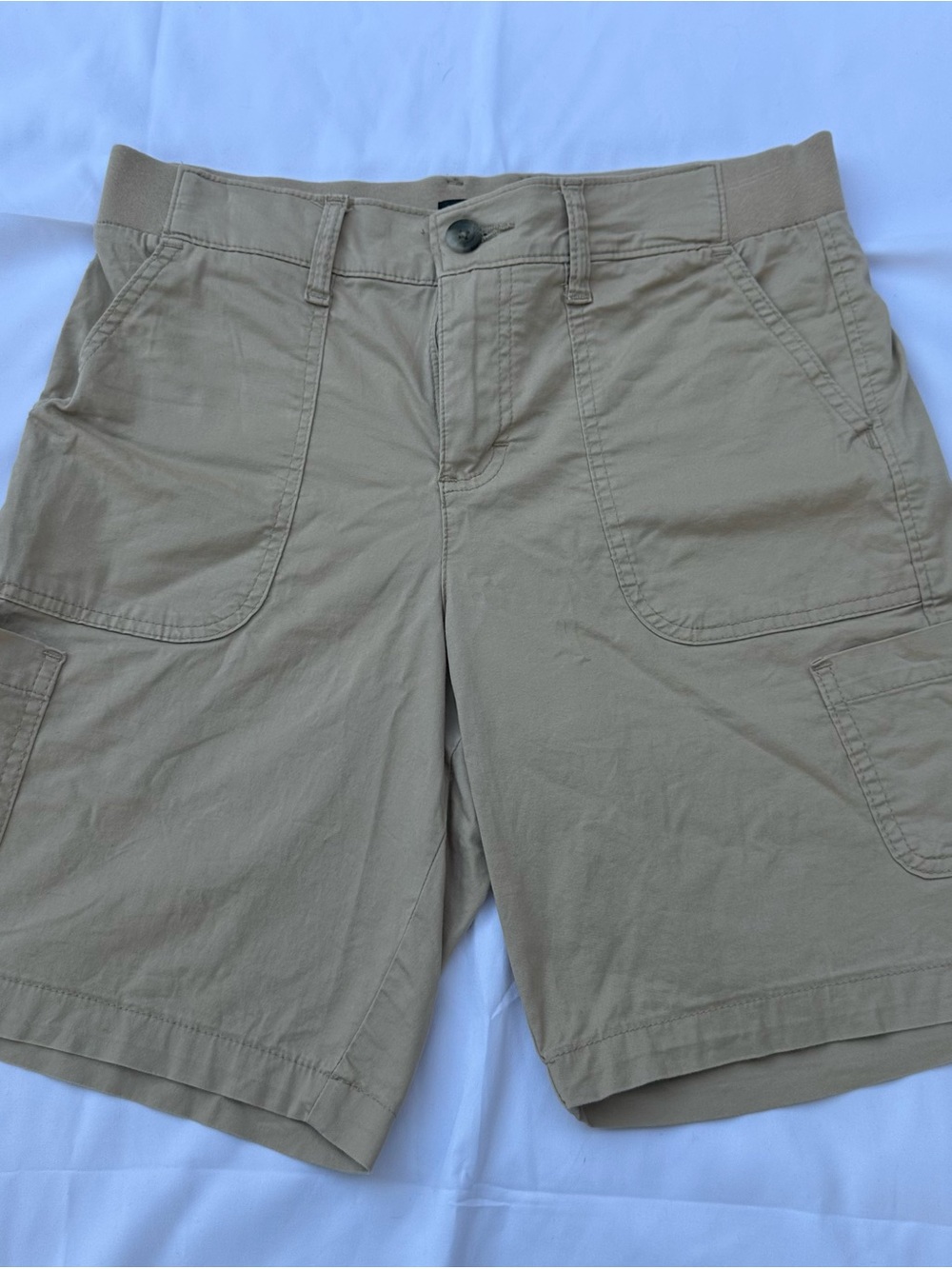 Lee Women’s Relaxed Fit Mid Rise Cargo Shorts Khaki Beige